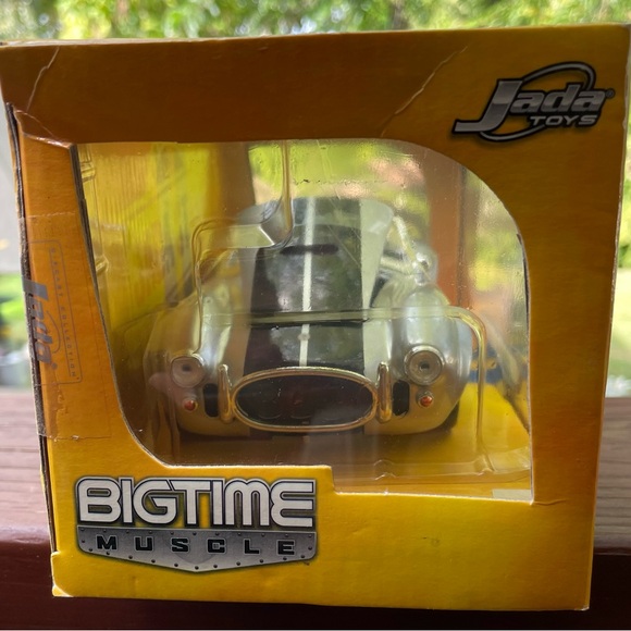 1965 SHELBY COBRA 427 S/C -SILVER - Big Time Muscle 1:24 Scale Car - Picture 2 of 4